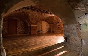 Культурный центр Хитровка Лофт в красном кирпиче со сводами