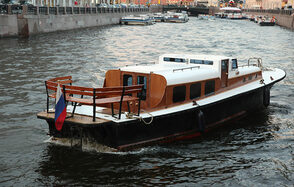 Моторная яхта Триумф