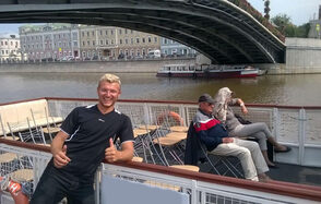 Теплоход Шаман для шумных вечеринок