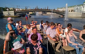 Теплоход Шаман для шумных вечеринок