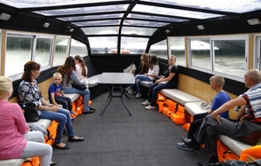 Теплоход Шаман для шумных вечеринок