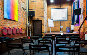 Лофт Банка. Двухуровневый лофт со сценой