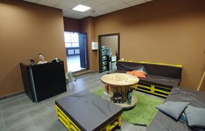 Яркий зал для танцев и вечеринок