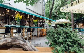 кафе "Я Дома" Лофт-терраса с барной стойкой