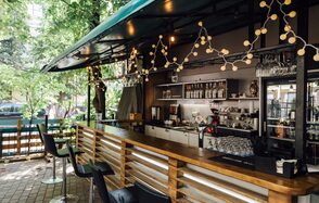 кафе "Я Дома" Лофт-терраса с барной стойкой