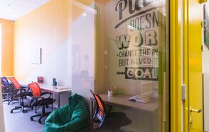 GrowUp коворкинг. Дизанерский конференц-зал