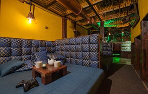 Tesla Lounge Двухэтажный бар под закрытие