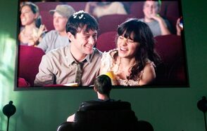 Двухэтажный зал в английском стиле