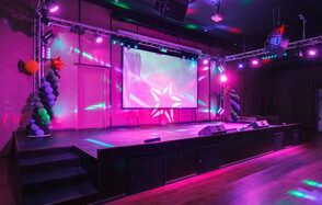 Мореми. Караоке-ресторан под закрытие