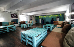 Questmakers Большой зал в дизайнерском двухуровневом лофте