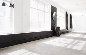 Светлый панорамный лофт в центре 