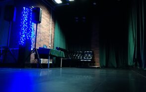 Стильный лофт в темных тонах