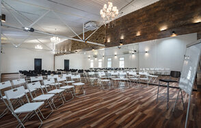 Gold&Dance Светлый зал на мансардном этаже