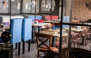 Необычное пространство в байкерской тематике