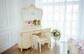 Like Studio Дизайнерская комната в светлых тонах