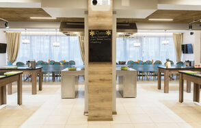 Светлый лофт с оборудованной кухней