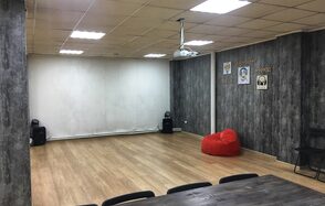 Кино Лофт. Лофт с большим экраном