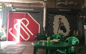 Лофт-бар для отдыха с друзьями