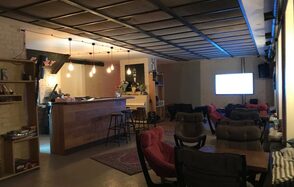 Фактум. Уютный лофт с мягкими диванами