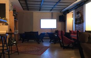 Фактум. Уютный лофт с мягкими диванами