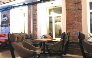 Фактум. Уютный лофт с мягкими диванами