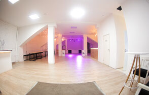 Стильное пространство с отдельным входом в историческом цент