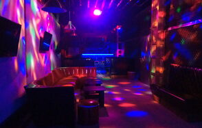 Брутальный лофт с барной стойкой