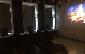 Кальянная-бар с игровой приставкой и караоке