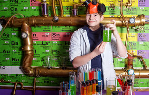 Бар под закрытие с неоновой подсветкой