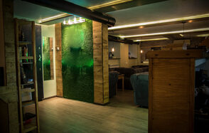 Стильное пространство с мягкими диванами