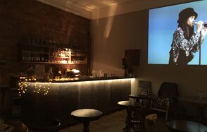 Современное кафе – бывшая княжеская спальня