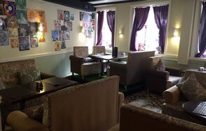 Bar Comeback Кафе под закрытие в центре города