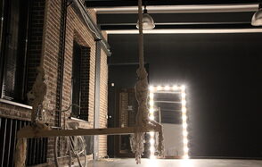 Лофт с качелями в эко стиле