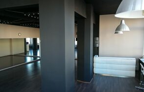 DF Club Зеркальный зал с барной стойкой