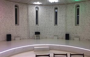 Белый кирпичный лофт