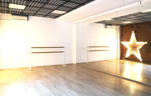 Gold&Dance Светлый лофт с окнами на Новокузнецкой