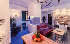 DVOR. Стилизованный зал в баре 