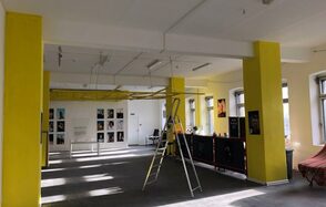 Просторный лофт с колоннами