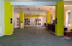 Просторный лофт с колоннами