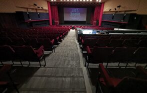 Concert hall seating 500