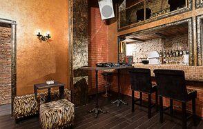 Лаунж бар под закрытие