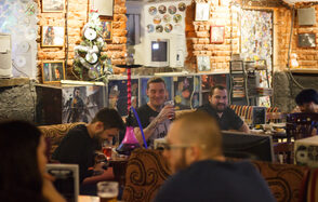 Бар под закрытие для любителей игр