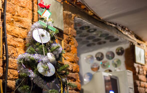 Бар под закрытие для любителей игр