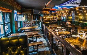 Бар со сценой в стиле рок