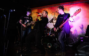 Бар со сценой в стиле рок