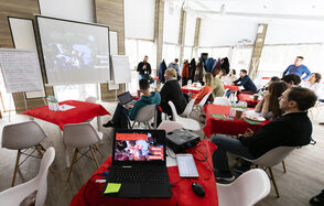 Уютный домик в парке