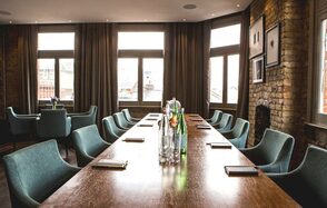Avenue Room