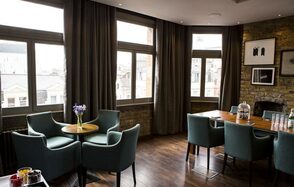 Avenue Room