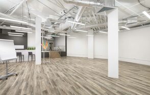 Стильный лофт в светлых тонах