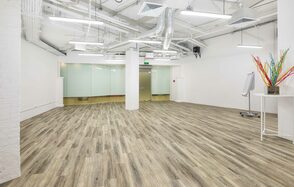 Стильный лофт в светлых тонах